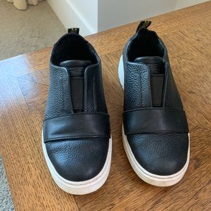 Black Leather Dr. Martin Slides (8)